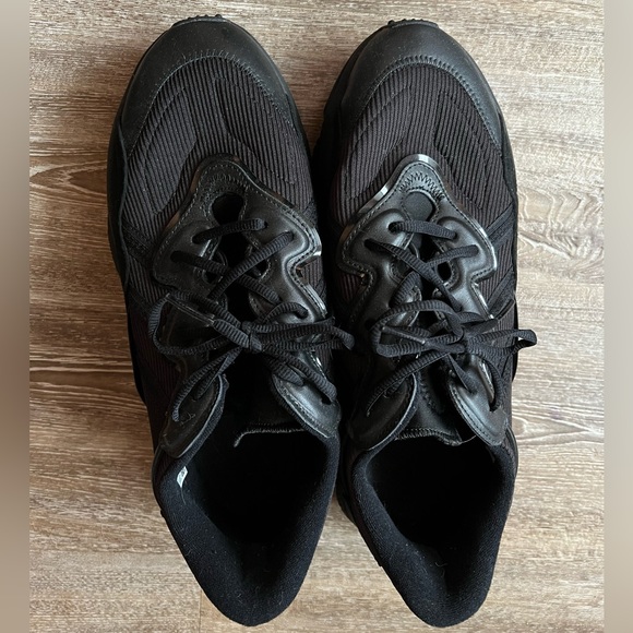 ADIDAS men’s size 11.5. Black. Worn once. - Picture 5 of 7